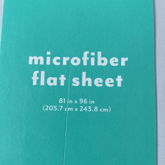 Pillowfort light gray full flat sheet - Picture 5 of 6